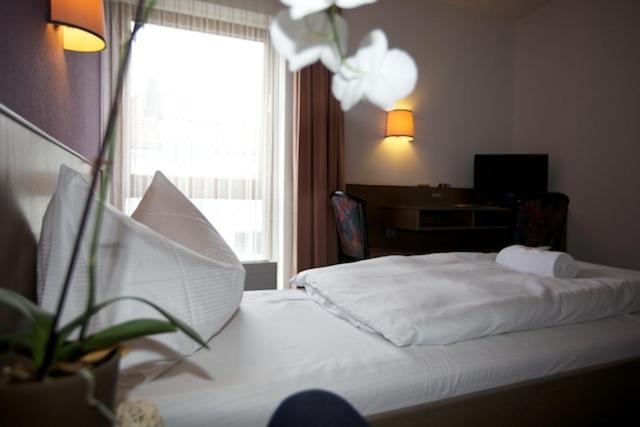 Astra Hotel Ulm Quarto foto